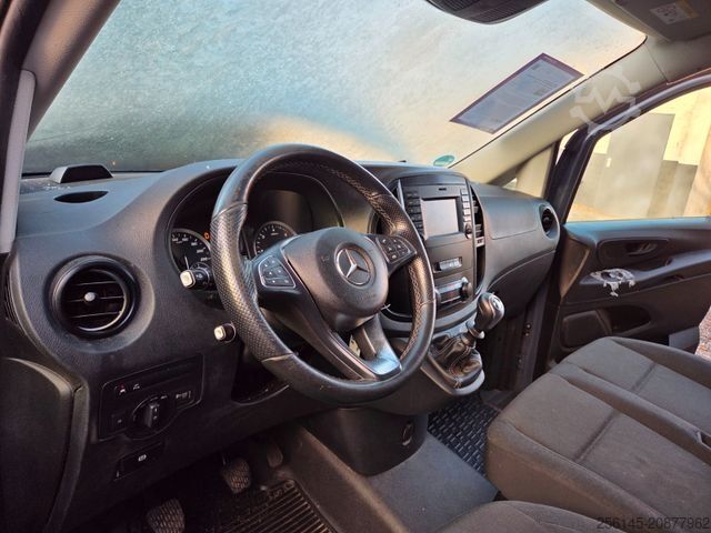 Minibus MERCEDES-BENZ Vito Kasten 110  Kamera Tempom. Klima Tüv neu E6