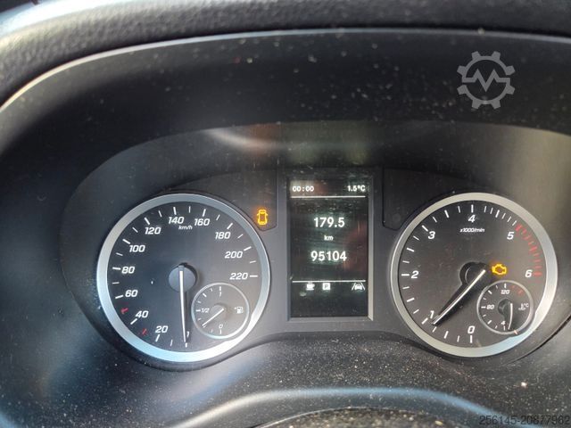 Minibus MERCEDES-BENZ Vito Kasten 110  Kamera Tempom. Klima Tüv neu E6