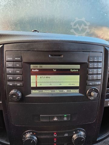 Minibus MERCEDES-BENZ Vito Kasten 110  Kamera Tempom. Klima Tüv neu E6