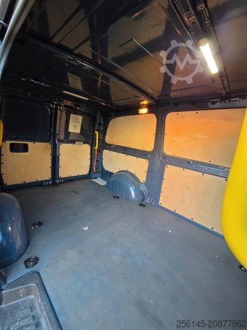 Minibus MERCEDES-BENZ Vito Kasten 110  Kamera Tempom. Klima Tüv neu E6