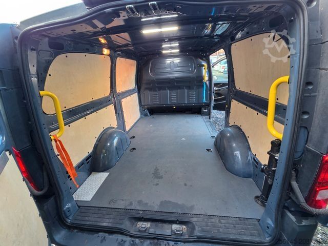 Minibus MERCEDES-BENZ Vito Kasten 110  Kamera Tempom. Klima Tüv neu E6