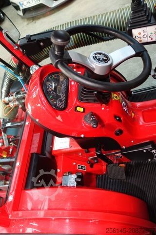 Sonstige CARRARO TTR 4400 Traktor 4x4 Inkl. Mähwerk/Winterdienst