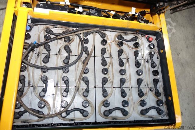 Frontgaffeltruck HYUNDAI 18BT-9U  UVV  4,25m Hubh 1680kg Ladegerät