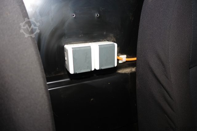 Minibus VOLKSWAGEN T6  4x4 L1H1 Standheizung Sortimo AHK Klima Navi