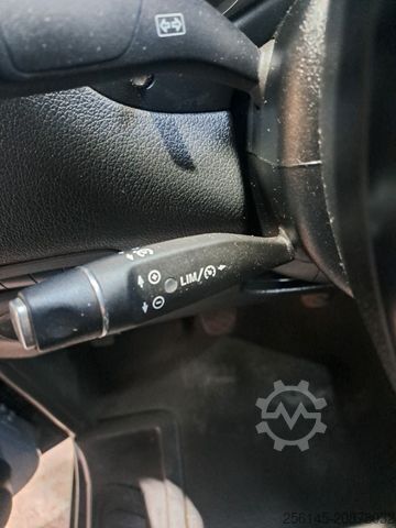 Minibus MERCEDES-BENZ Vito Kasten 110  Kamera Tempom. Klima Tüv neu E6