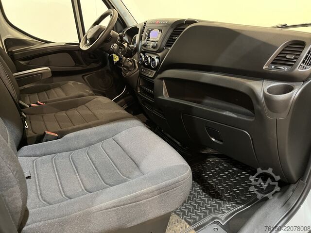 Plataforma furgoneta doble cabina Iveco Daily 35S16 2.3 375 DC 7 pers. Open Laadbak / E...