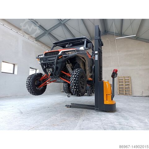 Elektryczny wózek masztowy CORMAK Q15E35