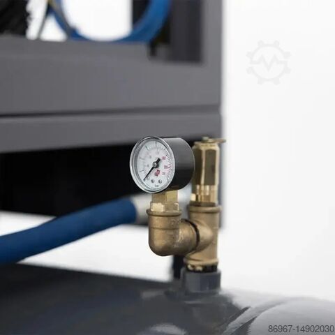 Kompresor śrubowy z osuszaczem+zbiornik CORMAK LUFT 700 Compact+500L