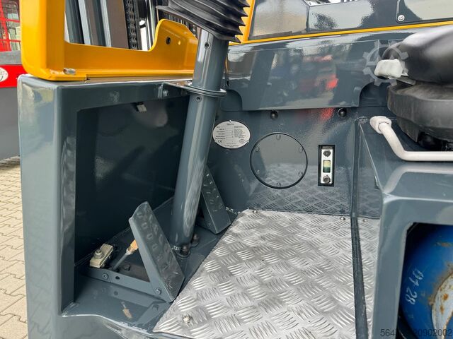 Négyirányú targoncát Combilift CB3000// LPG // 2017 year /Toyota engine