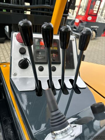 Négyirányú targoncát Combilift CB3000// LPG // 2017 year /Toyota engine