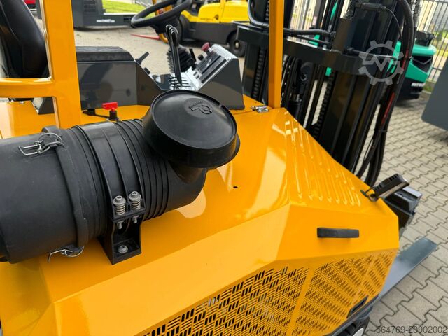 Négyirányú targoncát Combilift CB3000// LPG // 2017 year /Toyota engine