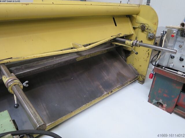 Cisailles guillotines - mécaniques BRONSWERK BS 2500 x 3