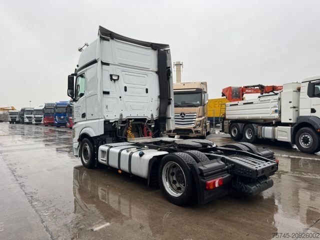 Yüksek hacimli çekici MERCEDES-BENZ ACTROS 1845 *  GIGASPACE * 2 X TANK * ACC *