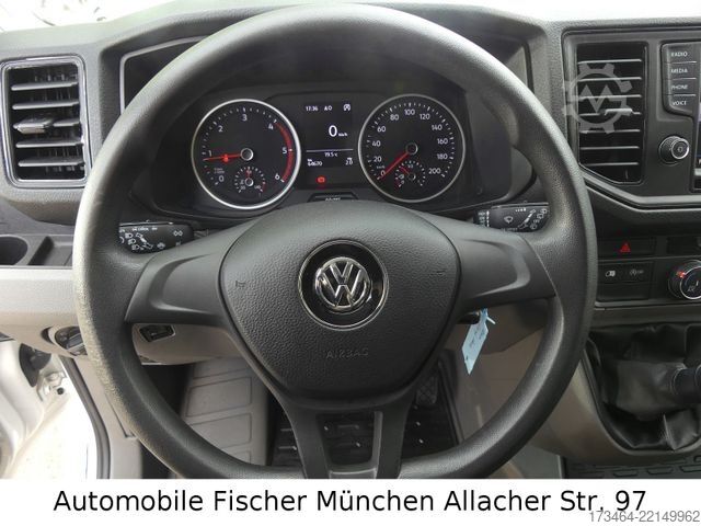 Furgoneta VOLKSWAGEN Crafter Kasten 35 mittellang *4M*ALUCA*AHK 3to*