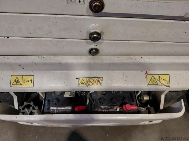  JLG 3246ES