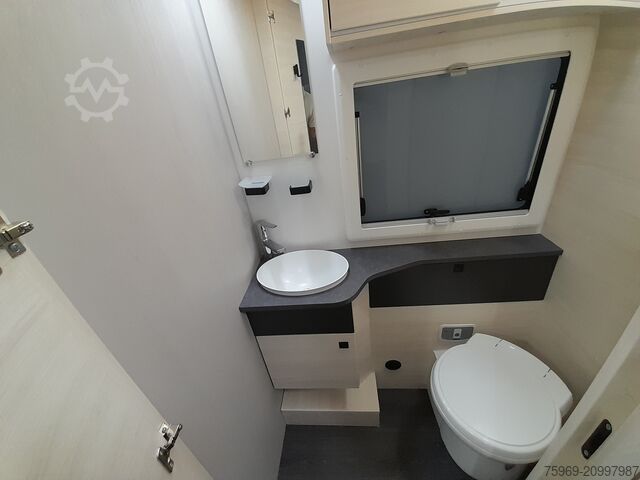 Félintegrált lakóautó Chausson 720 TITANIUM ULTIMATE