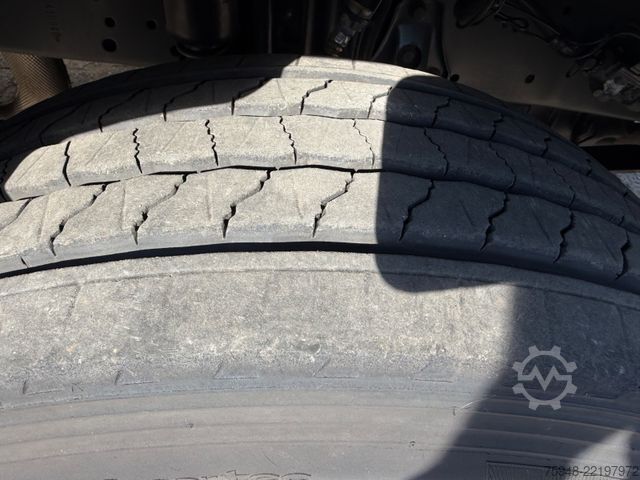 Vrachtwagen met bakwagen MERCEDES-BENZ Atego .