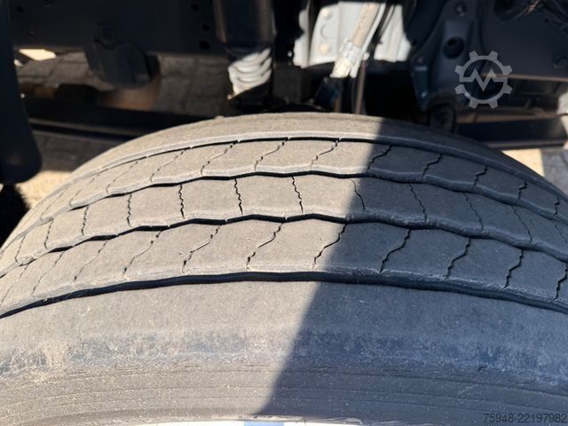 Vrachtwagen met bakwagen MERCEDES-BENZ Atego  1500kg