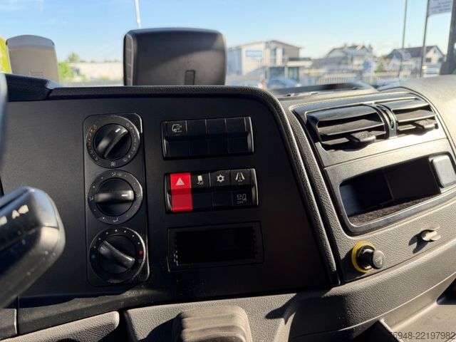 Vrachtwagen met bakwagen MERCEDES-BENZ Atego  1500kg