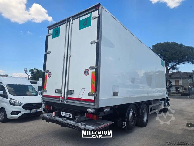 Rashladni kamion Iveco STRALIS 260S36 CELLA 8,60 SPONDA EURO 6