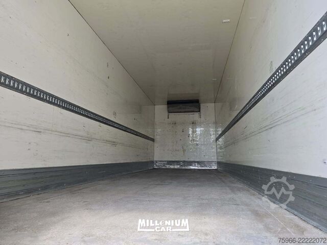 Rashladni kamion Iveco STRALIS 260S36 CELLA 8,60 SPONDA EURO 6
