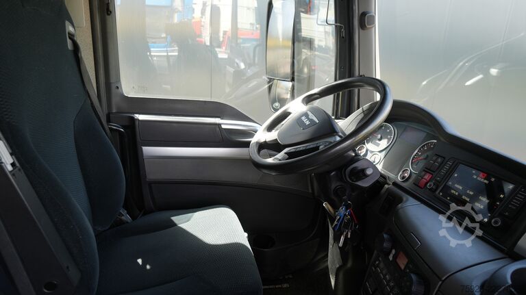 Kipper MAN TGS 49.460 10x8 tipper 413.700km