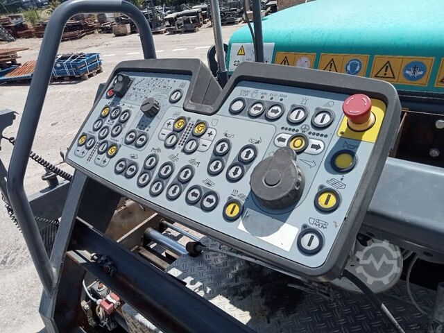 Asphaltfertiger Vögele Super 700i