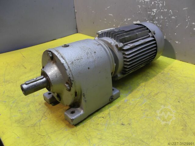 Fogaskerék-motor 0,55 kW 69 ford / perc SEW-EURODRIVE R40DT80K47