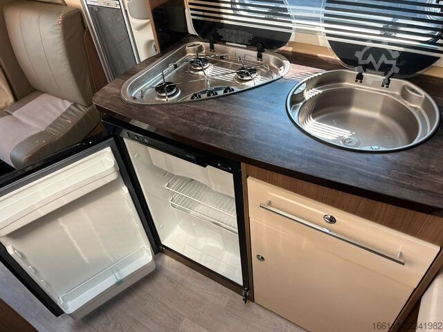 Halvintegreret autocamper CHALLENGER Birthday 46 - Hub/Einzelbetten -  -