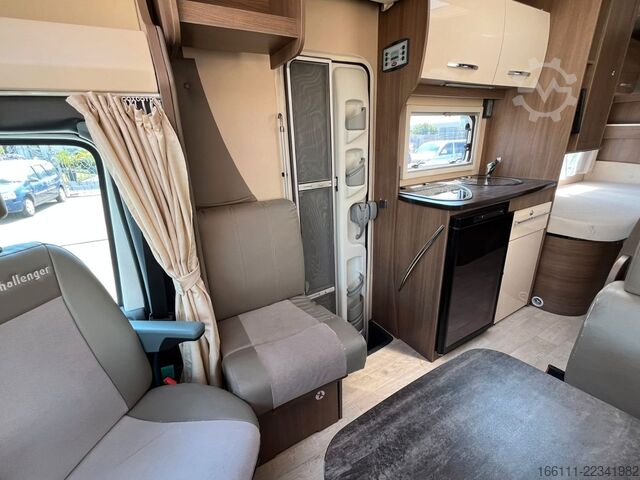 Halvintegreret autocamper CHALLENGER Birthday 46 - Hub/Einzelbetten -  -