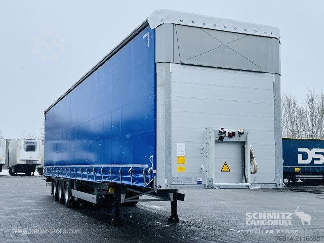 Nyitott ponyvás félpótkocsi Schmitz Cargobull Curtainsider Mega Getränke