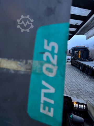 Τετραπλής κατεύθυνσης reachtrucks Jungheinrich ETV-Q 25 neue Batterie