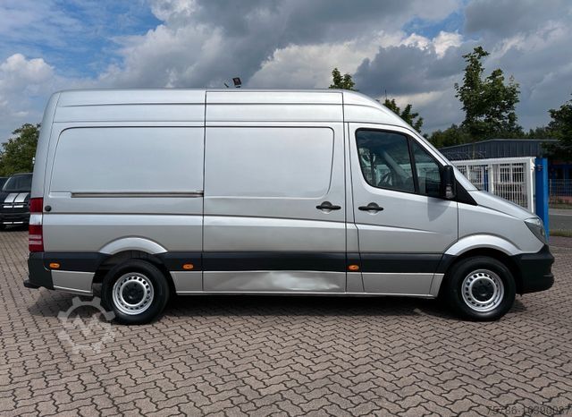 Furgon z wysokim dachem MERCEDES-BENZ Sprinter 316 CDI KA L2H2/ AC/ Navi/ 3 Sitze/ E5