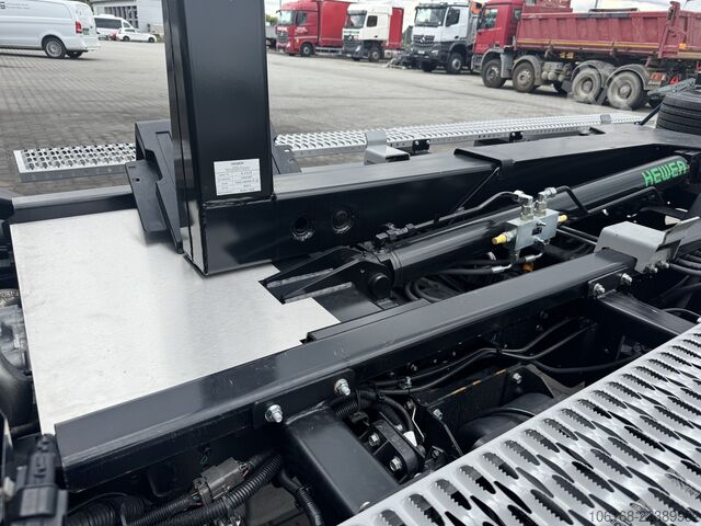 Autovehicul portcontainere Telehoist Fuso Canter 7C18 Abrollkipper 2026