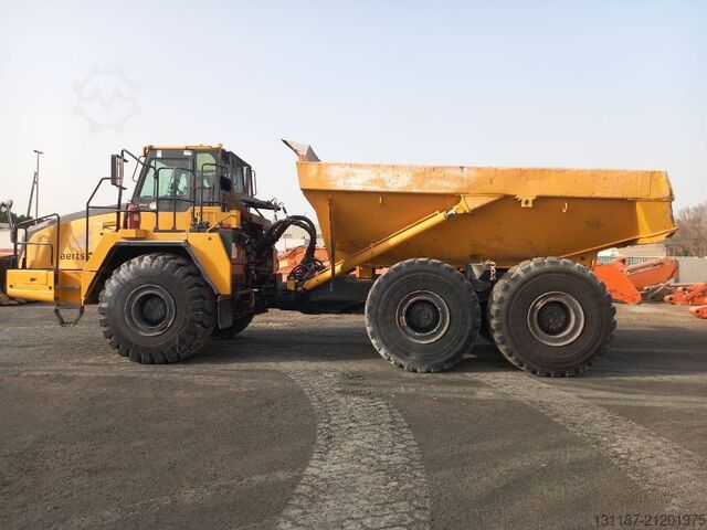 Dumper Komatsu HM400-3R (4 pcs available in Abu Dhabi)