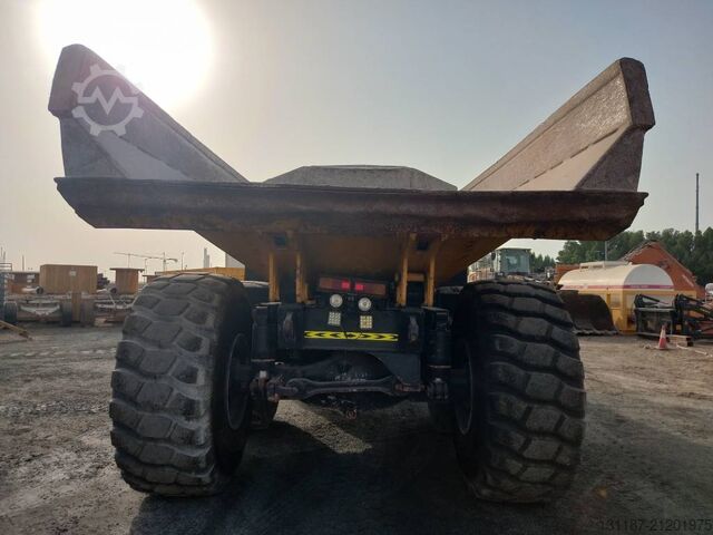 Dumper Komatsu HM400-3R (4 pcs available in Abu Dhabi)