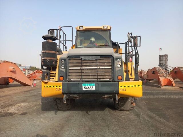 Dumper Komatsu HM400-3R (4 pcs available in Abu Dhabi)