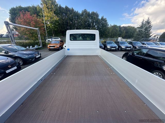 Pick-up dodávka VOLKSWAGEN Crafter Pritsche 35 mittellang FWD/Navi/SHZ/AHK