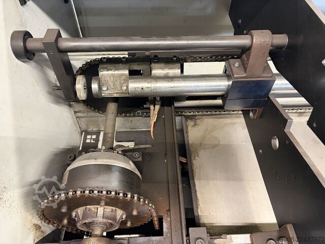 Torno automático de cabezal móvil Traub DNH42