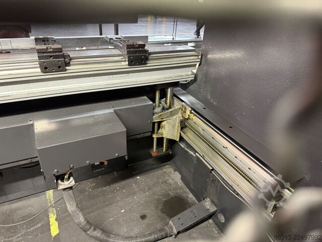 Prensa de quinagem AMADA HFE M2 170-3
