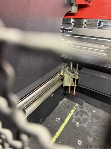 Prensa de quinagem AMADA HFE M2 170-3