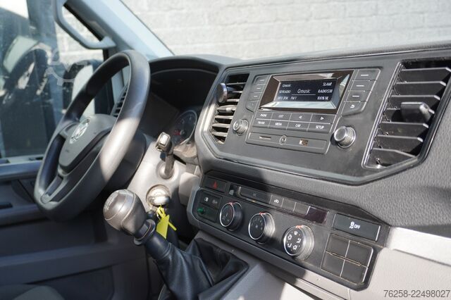 Delivery van VW Crafter 2.0 TDI 140PK L3H3 - Airco - Radio - Cr...