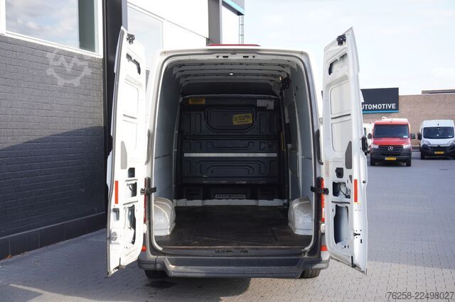 Delivery van VW Crafter 2.0 TDI 140PK L3H3 - Airco - Radio - Cr...
