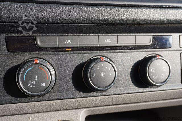 Delivery van VW Crafter 2.0 TDI 140PK L3H3 - Airco - Radio - Cr...