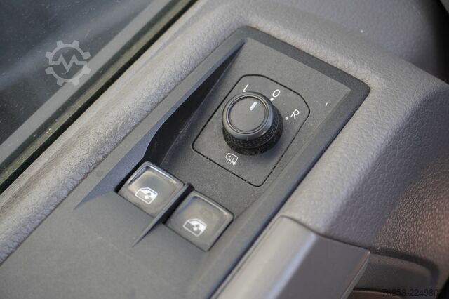 Delivery van VW Crafter 2.0 TDI 140PK L3H3 - Airco - Radio - Cr...