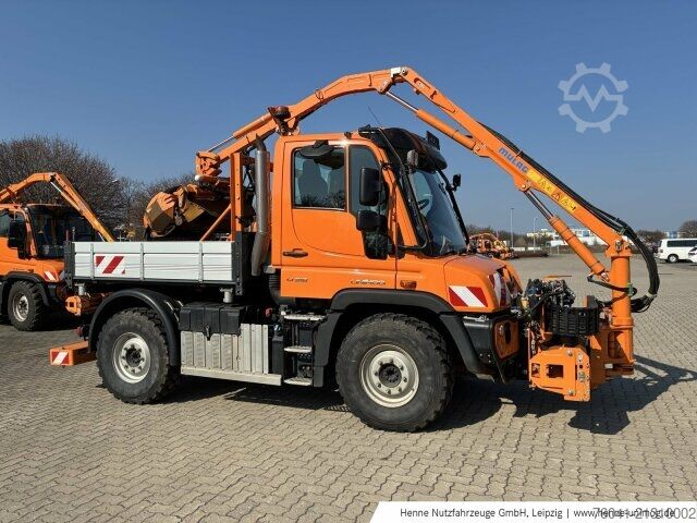 Agricultural machine Mercedes-Benz Unimog U 318