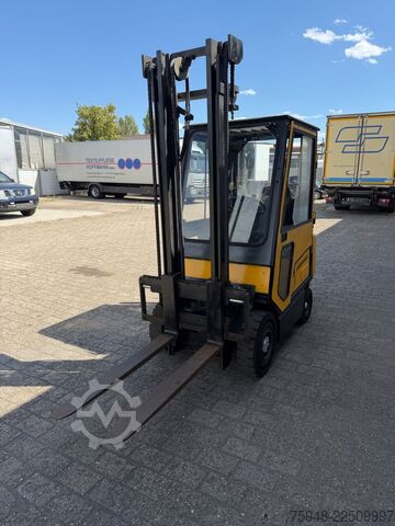 Carretilla elevadora frontal JUNGHEINRICH DFG 160-379 ZT Diesel 4-Zylinder