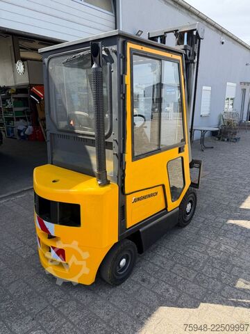 Carretilla elevadora frontal JUNGHEINRICH DFG 160-379 ZT Diesel 4-Zylinder