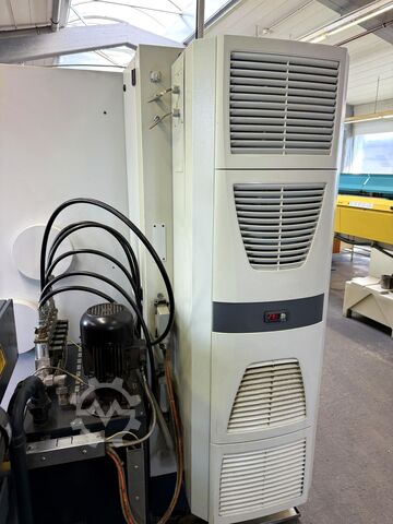 Centro de torneado y fresado CNC SPINNER TTS 65 DUPLEX