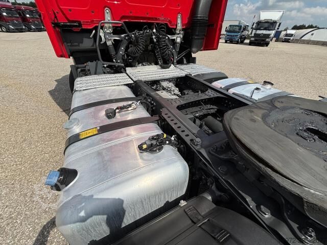 Standard tractor unit  Actros 1851 LS